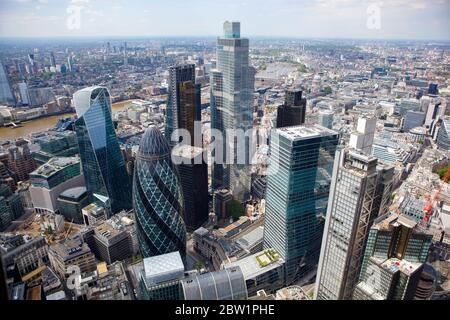 Luftaufnahme des Finanzdistrikts in London, Großbritannien Stockfoto