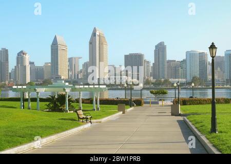 Blick von Coronado Island in die Innenstadt von San Diego Stockfoto