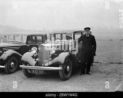 P. C. Briggs in Paddington Green, Chauffeur zu Captain Carter, stellvertretender Stallassistent. 12. April 1937 Stockfoto