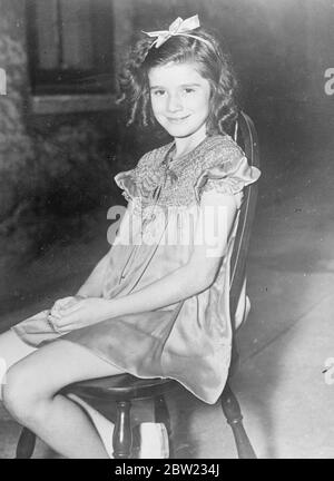 Jacqueline Lane, Großbritanniens Shirley Temple, sagt, ich will ich sein Ich will keine Nachahmerin sein Jacqueline Lane, die in New York auf ihrem Weg nach Hollywood fotografiert wurde. 31 August 1937 [?] Stockfoto