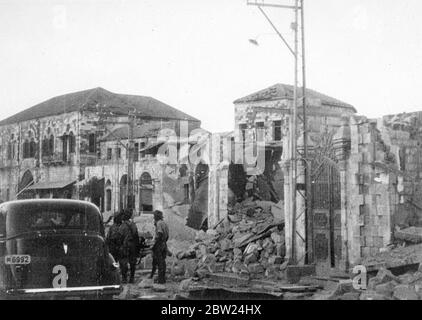 Britische Truppen, sprengen 100 arabische Häuser in Palästina Stadt. Royal Engineers sprengte nach dem Mord durch Araber und den stellvertretenden Bezirkskommissar Moffett von Jenin über 100 arabische Häuser in Jenin, Palästina. Die Häuser wurden zerstört, teils als Strafmaßnahme gegen die Bewohner der Stadt, die arabische Rebellen bewohnten, und teils aus Sicherheitsgründen, wurden Häuser in Jenin so dicht beieinander gebaut, dass Polizei- und Militärpatrouillen unmöglich waren. Foto zeigt die Ruinen von Jenin. September 1938 Stockfoto