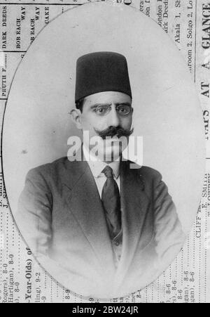 Weniger als zwei Wochen nach seinem Amtsantritt wurde eine Bombe auf das Haus von Richter Mustapha Bey Khalidi, dem neu ernannten Bürgermeister von Jerusalem, geworfen. Die Bombe explodierte ohne Schaden zu nehmen. Das Mayers-Haus liegt in der Nähe der Häuser vieler britischer Beamter. Die Empörung, zuerst gegen den Bürgermeister, seit er sein Amt antrat, ereignete sich während eines Tages der Spannungen in Jerusalem. Foto zeigt: Ein Bild, das gerade in London von Herrn Justice Khalidi aufgenommen wurde. 12. September 1938 Stockfoto