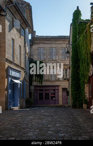 Steinstraßen im Dorf Saint-Emilion. Frankreich Stockfoto