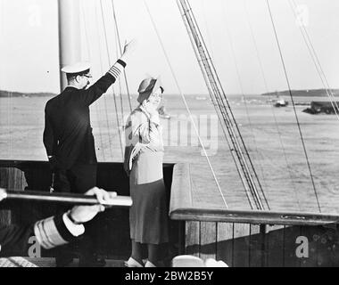 Ein königlicher Abschied von Kanada. Der König und die Königin winken Abschied von Kanada in Halifax 22 Juni 1939 Stockfoto