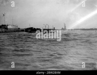 Die versunkenen Schiffe in Ostende abräumen. November 1918 Stockfoto