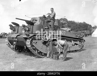 Ein Vickers Medium Mk III der 1. Panzerbrigade, auf der Salisbury Ebene, mitten im Service. Bis 20. August 1935 Stockfoto