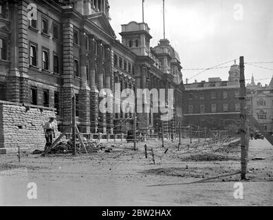 Kriegskrise, 1940 Luftüberfall Vorkehrungen Barrikaden an der Admiralität. 21 Mai 1940 Stockfoto