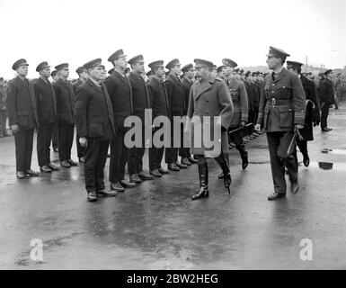 Der König und die Königin besuchen die Air Station. 10. April 1918 Stockfoto