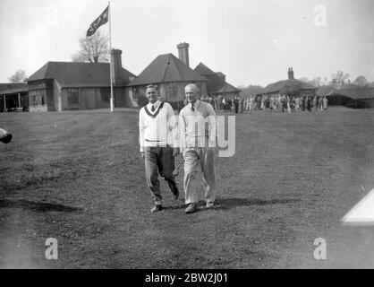 Der australische Cricket-Spieler Bill Woodfull bei einem Golfspiel. Stockfoto