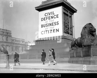 Kriegskrise, 1939. Poster für die Katastrophenschutzmaßnahmen im Trafalgar Square. 30 März 1939 Stockfoto