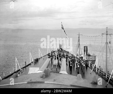 Atlantische Flottenübungen im Moray Firth. Die Farbe auf H.M.S. hochziehen Bekannt am 10. Oktober 1928 Stockfoto