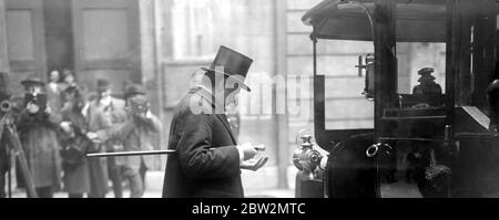 Right Hon. Lloyd George präsentiert mit der Freiheit der City of London. 27. April 1917 Stockfoto