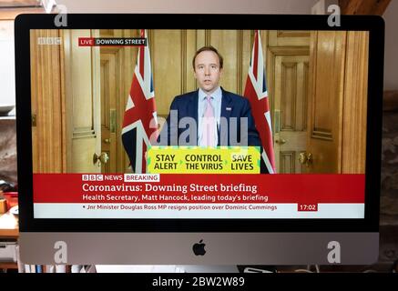 Matt Hancock MP Health Secretary bei Coronavirus Downing Street BBC News Briefing TV-Programm auf Computerbildschirm am 26. Mai 2020 in London England Großbritannien Stockfoto