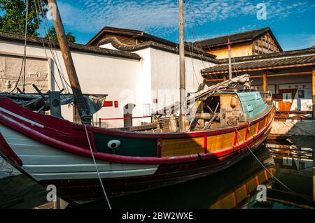 Fujian-Stil Boot im Maritime Museum auf drei Fahrspuren sieben Gassen Altstadt der Stadt Fuzhou, China Stockfoto