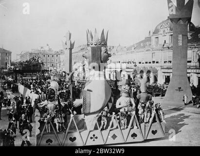 König Karneval herrscht in Nizza . König Karneval Überschrift der großen Winter Karneval in Nizza, Frankreich, die von Tausenden beobachtet wurde. Februar 1932 Stockfoto