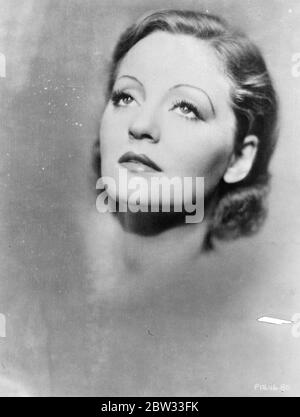 Ein auffallendes neues Porträt von Miss Tallulah Bankhead , die Bühne und Filmstar , gerade in London aus Hollywood empfangen , wo sie in den Hauptrollen in Filmen . Das Bild zeigt all die zarte Schönheit, die sie Millionen von Kinofans auf der ganzen Welt ertragen hat. 24. Januar 1932 Stockfoto