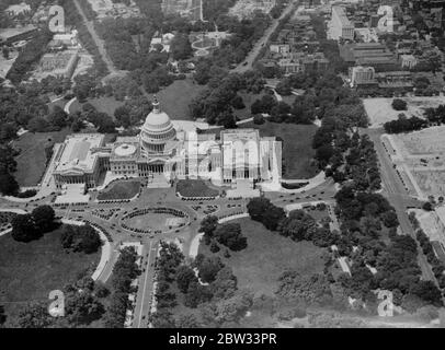 Amerika wählt morgen seinen Präsidenten. Das Kapitolgebäude in Washington, wo weitreichende Änderungen in der amerikanischen Verwaltung erwartet werden, durchgesetzt zu werden, wenn Gouverneur Franklin D Roosevelt der demokratische Kandidat bei den Präsidentschaftswahlen gewählt wird, die in den Vereinigten Staaten Dienstag stattfinden. November 1932 Stockfoto