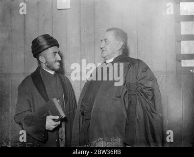 Exilpatriarch von Assyrern in London. Mar Shimun, der junge Patriarch der Assyrer, der ins Exil geschickt wurde, ist in London. Er verließ sein Land, als die britische Regierung nach dem Ausbruch an der irakischen Grenze und dem angeblichen Massaker an Assyrern aufgefordert wurde, ihn an einen sicheren Ort zu bringen. Mar Shimun, erhielt einen Teil der Ausbildung in St. Augustine ' s College, Canterbury, ist die spirituelle und temporalhead einer bemerkenswerten Körper von Assyrern, etwa 25, 000 von ihnen sind im Irak. Er durfte reisen, unter der Bedingung, dass er nicht die Schwierigkeiten seines Volkes vorbringen würde. Stockfoto