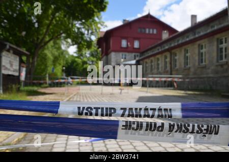 Bayerisch Eisenstein, Zelezna Ruda, Alzbetin, Grenzort zu Tschechien: Grenzbahnhof, am 28.05.2020 wegen Coronavius noch nicht passierbar, Polizei Stockfoto