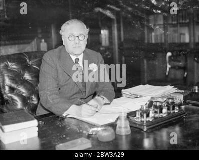 Sir Kingsley Wood nimmt seine Aufgaben als Gesundheitsminister auf. 20 Juni 1935 Stockfoto