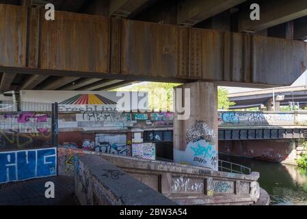 Unterseite der autobahn m6 in Nechells, Birmingham in der Nähe der Gravelly Hill Interchange auch als Spaghetti Junction bekannt Stockfoto