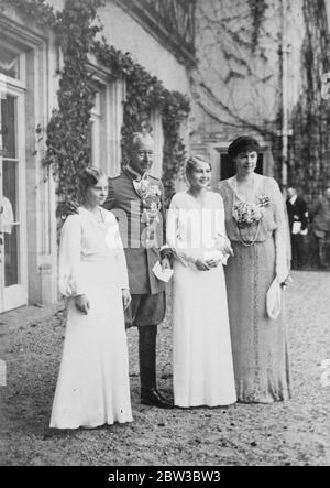 Prinzessin Alexandrine und Prinzessin Cecilie mit Ex-Kronprinz Wilhelm von Deutschland. 22. Oktober 1934 Stockfoto