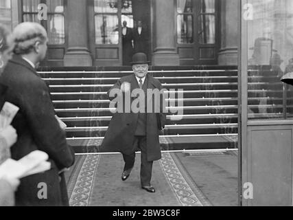 Politische Krise in Frankreich . Flandin wird Französisch Premier, nachdem Laval verweigert Büro. November 1934 Stockfoto