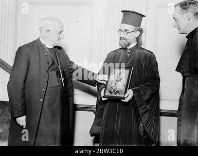 Anglikanische und östliche Kirchen, um Ikone als Hochzeitsgeschenk an Prinzessin Marina von Griechenland und Dänemark zu präsentieren. November 1934 Stockfoto