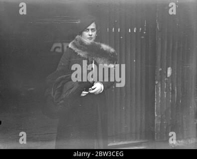 Prinzessin Hohenlohe zurück aus New York, die erste der königlichen Hochzeitsgäste zu kommen. 15. November 1934 Stockfoto