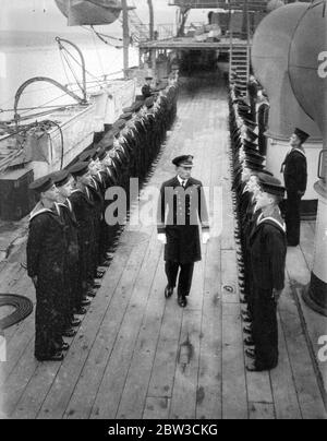 Junge Matrosen der Royal Navy als königliche Hochzeitsgarde verwendet werden. 25. November 1934 Stockfoto