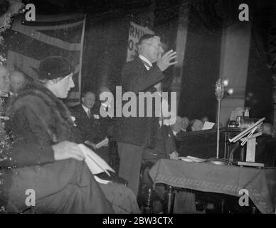 Neville Chamberlain spricht an der Cannon Street in London an. 30. Oktober 1935 Stockfoto