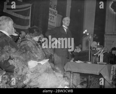 Neville Chamberlain spricht an der Cannon Street in London an. 30. Oktober 1935 Stockfoto