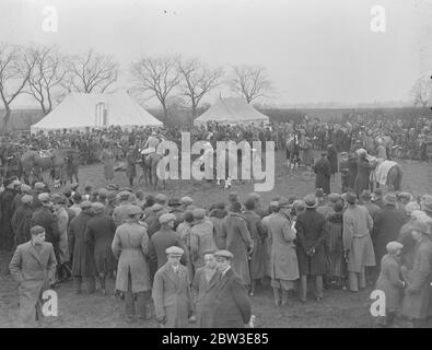 Oxford University Point to Point Rennen in Bicester . Ein allgemeiner Blick in das Fahrerlager vor dem vergangenen und gegenwärtigen Rennen in Bicester . Februar 1935 Stockfoto