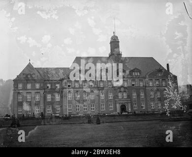 Das Gebäude der Saar-Kommission und die Regierungsbüros in Saarbrücken . 29 Dezember 1934 Stockfoto