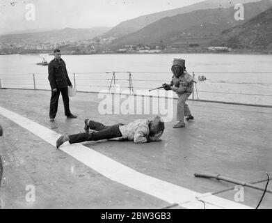 Königliche Marines an Bord HMS Furious in Bonus-Training während Royal Naval Spring Kreuzfahrt. 1936 Stockfoto