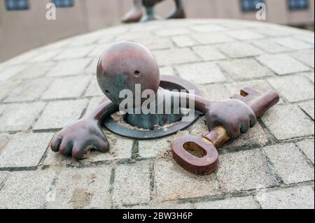 SCHEVENINGEN, DEN HAAG, NIEDERLANDE - 01. Januar 2020. Öffentliche Scheveningen Skulpturen im Freien um einen großen und berühmten Stadtstrand Stockfoto