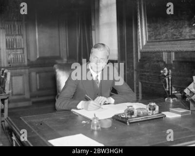 Oliver Stanley nimmt neue Aufgaben im Bildungsausschuss an. 20 Juni 1935 Stockfoto