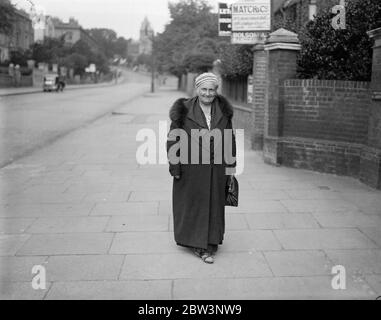 Dr. Montessori in ihrem Hampstead, wo sie einer internationalen Schule den Gründer des Unterrichtssystems geben soll, das ihren Namen trägt, Ist nach London nach einer Europatour zurückgekehrt, während der sie Radiovorträge über die "soziale Frage der Kinder" gegeben hat. Bis 11. August 1935 Stockfoto