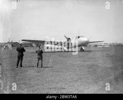 Vickers Wellington Prototyp ( K4849 ) , ein Zwilling motored hohe Leistung , lange Reichweite Bomber mit einem "geodätischen" Design von Barnes Wallis inspiriert durch seine Arbeit auf Luftschiffen gebaut , und hatte zuvor verwendet, um den einmotorigen Vickers Wellesley Bomber bauen . . Juni 1936 Stockfoto