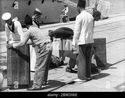 Ankunft des Negus in Haifa und Jerusalem. Das Bild zeigt, die Fälle von Gold und Silber, die der Negus mit sich trug. Stockfoto