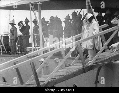 Ankunft des Negus in Haifa und Jerusalem. Bild zeigt, der Negus tritt aus dem Boot. Stockfoto