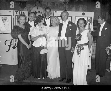 Film Gesichter, Sterne Jobs. Von links nach rechts, Frances Reilly als Frances Day, FLYON als Adolphe Henjon, Mary Mullen als Norma Shearer, John Pratt als Clark Gable, Frances Day persönlich, Ian Selby als Leslie Howard und Betty Freeman als Merle Oberon. 12. September 1936 Stockfoto