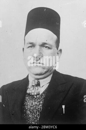 Ägyptischer Tabakmixer behauptet das Zaharoff-Vermögen. Der neue als Anwärter auf das Vermögen des verstorbenen Sir Basil Zaharoff, Finanzier und Rüstungsmagnat, ist Basil Chachaty, ein Cairo Tobacco Blender. Er sagt, er sei ein zweiter Cousin von Zaharoff gewesen, dessen Name ursprünglich Basil Chachaty war, wobei der Familienname in Zaharian und später in Zaharoff geändert wurde. Foto zeigt: Basil Chachaty, Anwärter auf das Zaharoff-Vermögen. 25 Februar 1937 Stockfoto