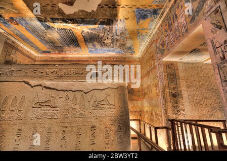 Sarkophag in Grabkammer, Grab von Ramses IV, KV2, Tal der Könige, UNESCO-Weltkulturerbe, Luxor, Ägypten Stockfoto