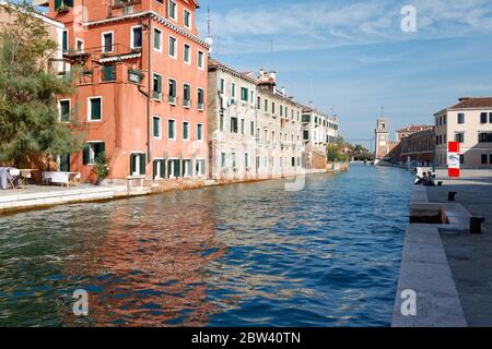 25. Sep 2011: Rio del' Arsenale - der Kanal, der zum Arsenale führt, dem ehemaligen Marinehandel, heute Schauplatz der Biennale für moderne Kunst Stockfoto