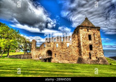 Stadt St Andrews, Schottland. Blick auf die historische Burgruine St Andrews. Stockfoto