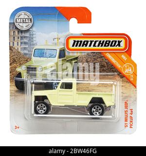 Ukraine, Kiew - Mai 19. 2020:Spielzeug Auto Modell 51 Willys Jeep Pickup 4x4. Matchbox ist eine beliebte britische Spielzeugmarke, die von Lesney Products i eingeführt wurde Stockfoto