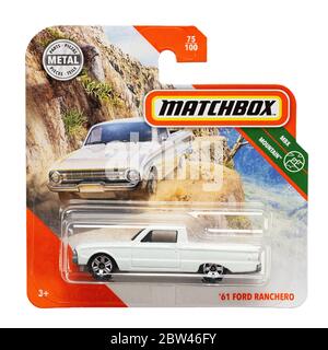 Ukraine, Kiew - Mai 19. 2020:Spielzeug Auto Modell 61 Ford Ranchero. Matchbox ist eine beliebte britische Spielzeugmarke, die von Lesney Products im Jahr 1953 eingeführt wurde Stockfoto