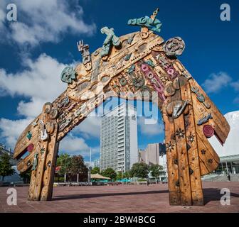 Waharoa Gate, von Selwyn Muru geschaffen, inspiriert von Maori und polynesischer Kunst, am Aotea Square in Auckland, Nordinsel, Neuseeland Stockfoto