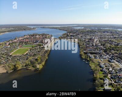 Luftaufnahme der Werder Stadtsinsel in der Havel mit dem ältesten Stadtteil der Stadt. Das Gemeindegebiet Werder erstreckt sich entlang der Ufer des HH Stockfoto